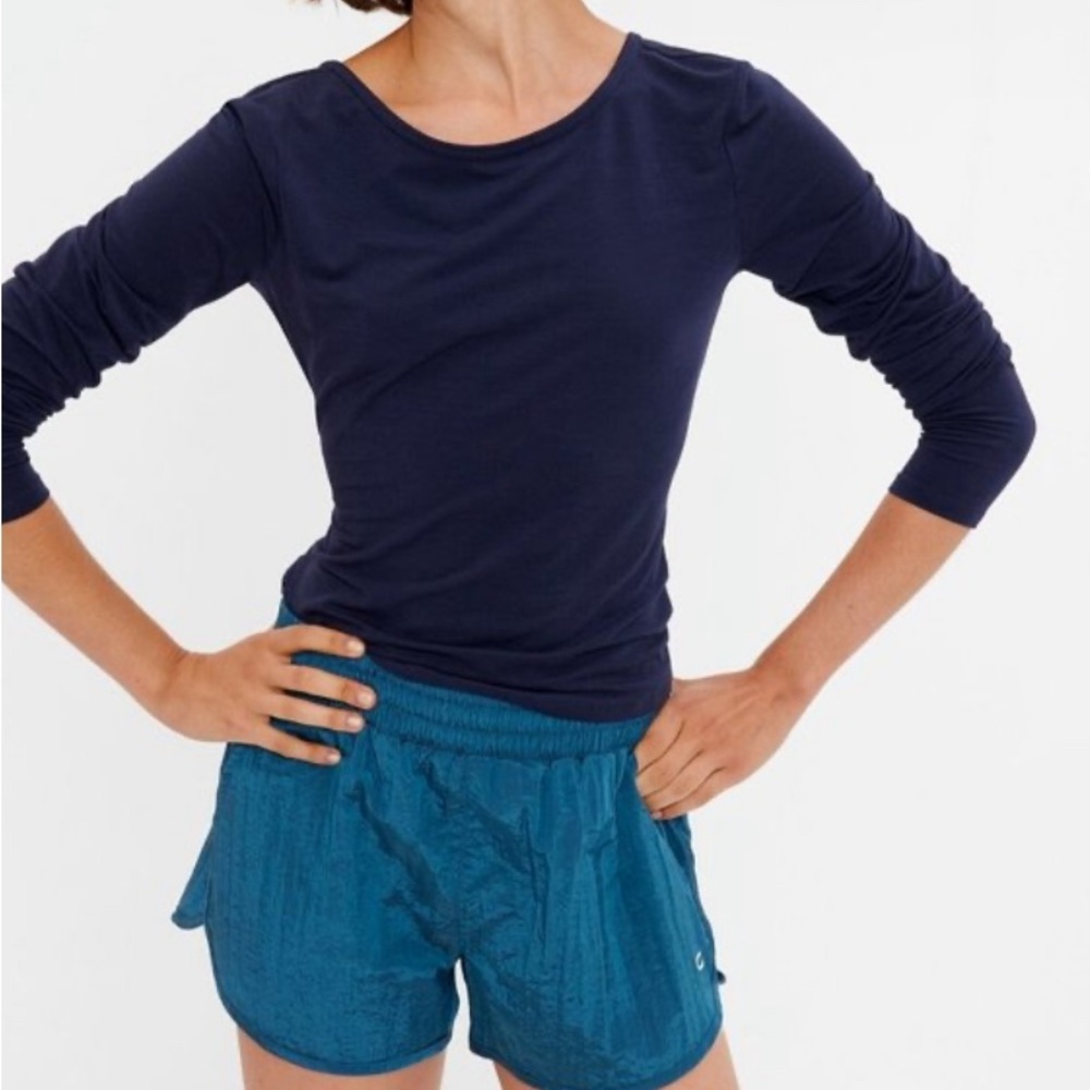 GapFit NWT Breathe Open Back Twist T-Shirt - Navy